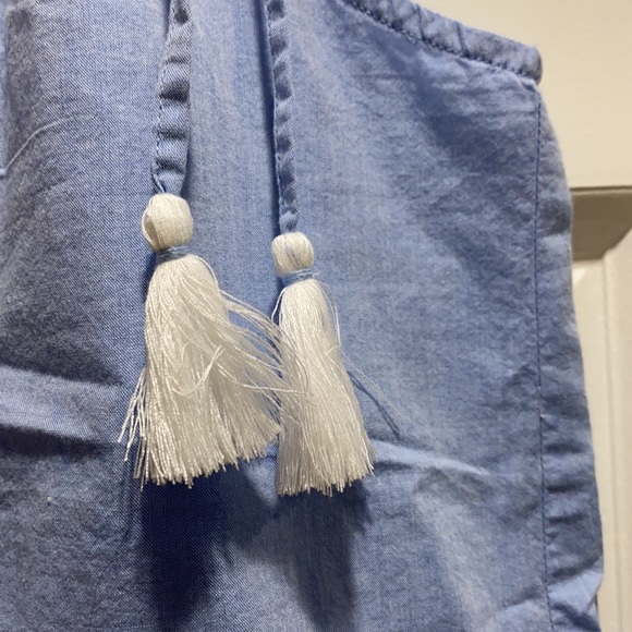 NWT-VINEYARD VINES BLUE SUMMER SLEEVELESS TOP WITH WHITE EMBROIDERY AND TASSELS - Picture 5 of 7